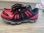 LADIES (BROOKS) PURE FLOW RUNNING SHOES SIZE 8  IN GOOD CONDITION $18