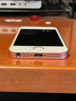Apple iPhone SE 32 GB Rose gold (2013)