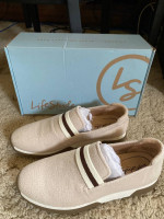 New Life Stride sz 6 1/2 Womens Shoes