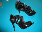 * Carlos Santana's 4" High Heel Ladies Shoes *
