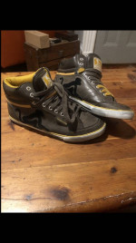 Drunkn munkey men’s size 6, women’s size 8. Leather and suede. Black /