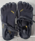 Vibram Five Finger Shoes * Size: UK M38 * US 7.5/8