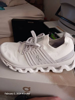 Women's running shoes - new in box