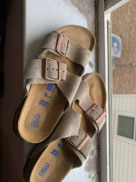 Birkenstock arizona sand size 7 womens or 5 mens shoes/sandals