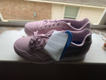 Womens magenta  size 7 reebok tennis shoes