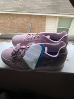 Womens magenta  size 7 reebok tennis shoes