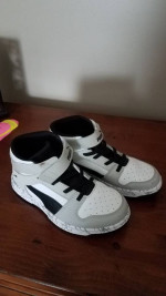 Kids Puma high top/basketball shoes