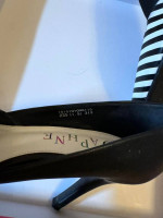 A LOT OF FEMALE SHOES SIZE 6.5-7