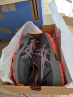 Brand New in Box ASICS Womens Gel Venture 8 Running Shoes Size 9.5Wide