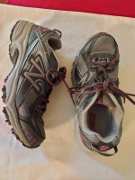 Womens NEW BALANCE rrunning / walking shoes SZ 9 Vgc