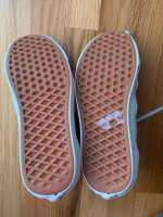 Vans cream shoes for a woman - size 6
