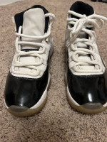 Air Jordan 11 Concord shoes - mens size 9.5