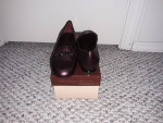Size 8 wine colored women's shoes from Antonio Melani