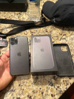 iPhone 11 Pro, w otter box and original box
