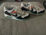 NIKE AIR MAX WOMENS SHOES LIKE NEW SIZE 7.5