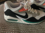 NIKE AIR MAX WOMENS SHOES LIKE NEW SIZE 7.5