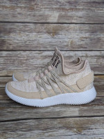 Womens athletic shoes. Size 5.5