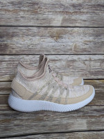 Womens athletic shoes. Size 5.5