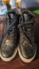 Woman's shoes size 7