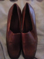 WOMEN'S  SHOES