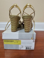 Woman's Shoes