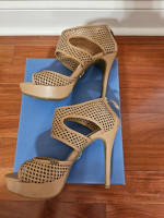 Woman's Shoes