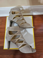 Woman's Shoes