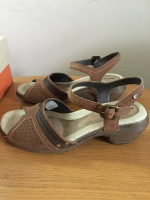 New Woman's Merrell Shoes Size 7