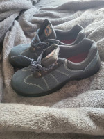 Brand new men's steel toe work shoes