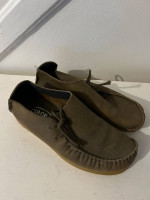 Vintage dusty green leather side tie shoes size 40