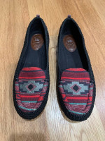 The Sac women's adorable knit shoes