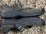 Ladies' Keen Shoes, 7.5 - like new!