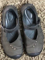 Ladies' Keen Shoes, 7.5 - like new!