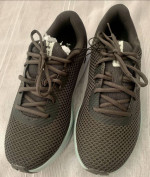 New! Under Armour Women's Size 10  / Men 8.5 UA Charged Pursuit 3 Running Shoes 
