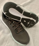 New! Under Armour Women's Size 10  / Men 8.5 UA Charged Pursuit 3 Running Shoes 