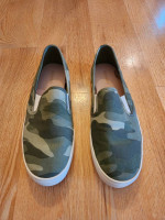 Camo shoes - Like new