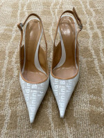White women’s shoes size 9