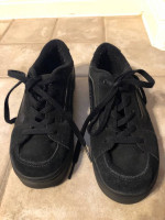 YOUTH Vans Triple Black Sneakers/Skate Shoes, Sz.5~LIKE NEW!