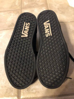 YOUTH Vans Triple Black Sneakers/Skate Shoes, Sz.5~LIKE NEW!