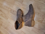 Boots and shoes size 5