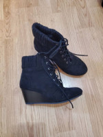 Boots and shoes size 5