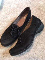 Dansko Euro size 39 or Clarks size 8-1/2 shoes - new in box