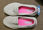 (PRICE REDUCTION) Skechers Go Walk 2 Slip-on Shoes Size 7.5
