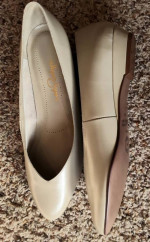 NEW women's leather low heels/flats shoes