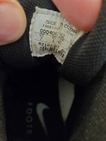 NIKE FOOTBALL SHOES SIZE 7 PRE-OWNED