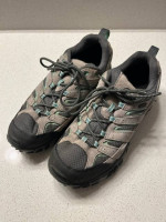 WOMEN'S HIKING SHOES
