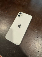 iPhone 11 - White (128GB)