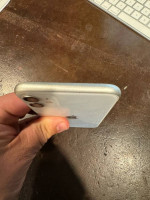 iPhone 11 - White (128GB)
