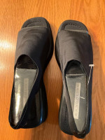 Black sling-back open toe shoes 10M