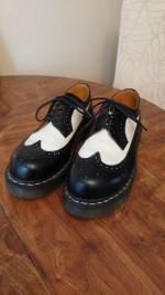 Dr. Martens 10458 Shoes (Size 9)